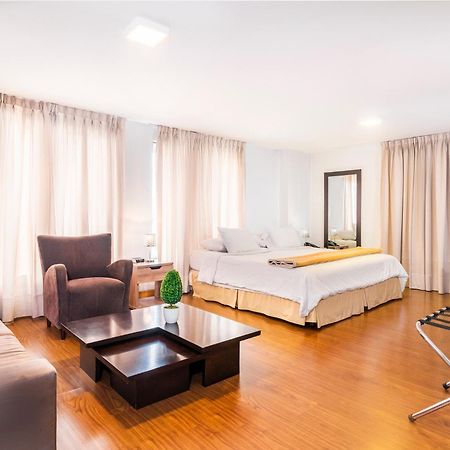 Lloyds Apartasuites Parque 93 Богота Экстерьер фото