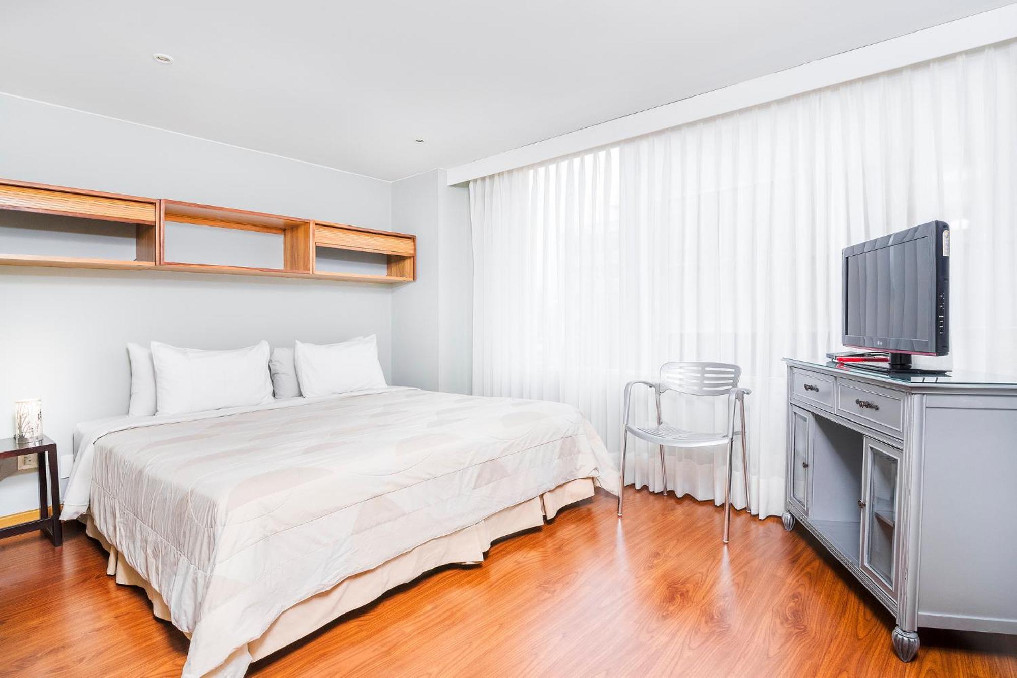 Lloyds Apartasuites Parque 93 Богота Экстерьер фото