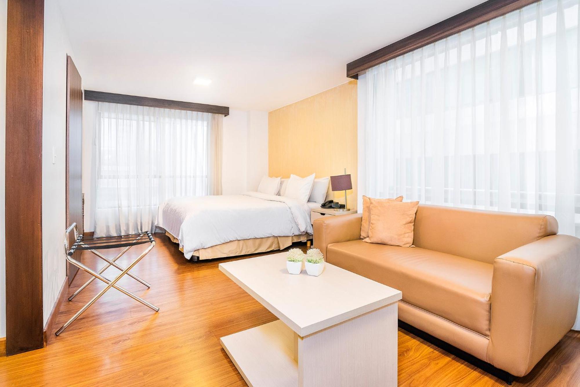Lloyds Apartasuites Parque 93 Богота Экстерьер фото