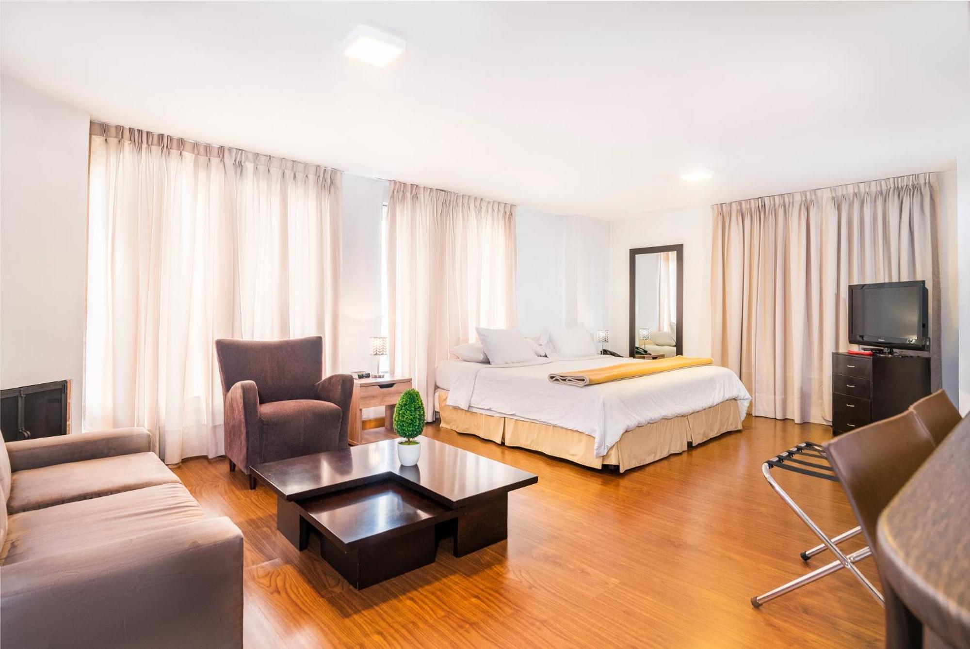 Lloyds Apartasuites Parque 93 Богота Экстерьер фото