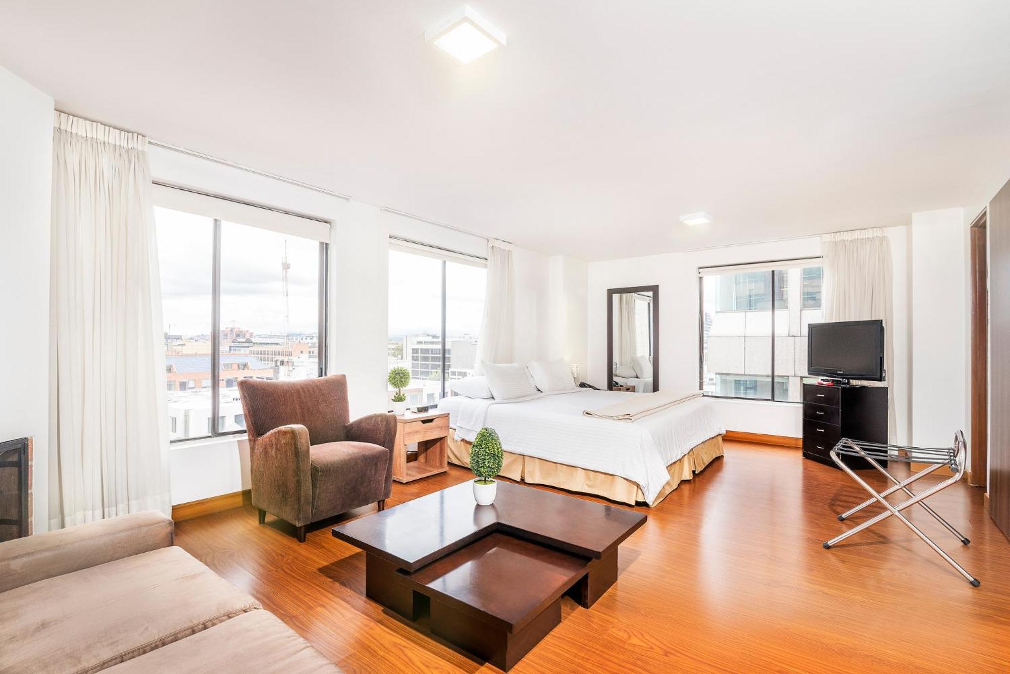 Lloyds Apartasuites Parque 93 Богота Экстерьер фото